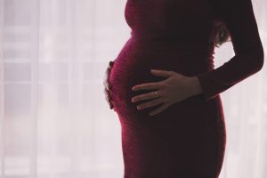 Sürtünme Yoluyla Hamile Kalınır Mı? | Ele bulaşan zevk suyundan hamile kalınır mı?