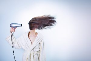 Saç Dökülmesine Ne İyi Gelir | Şiddetli saç dökülmesi neden olur?